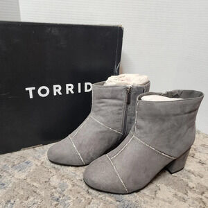 Torrid 7.5W Rhinestone Grey Faux Suede Ankle Booties New With Box